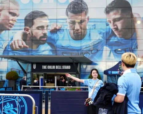 Manchester City Take On SSC Napoli in European Clash